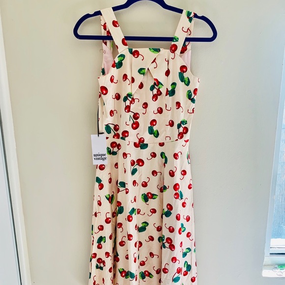 UNIQUE VINTAGE DRESS - Picture 2 of 3